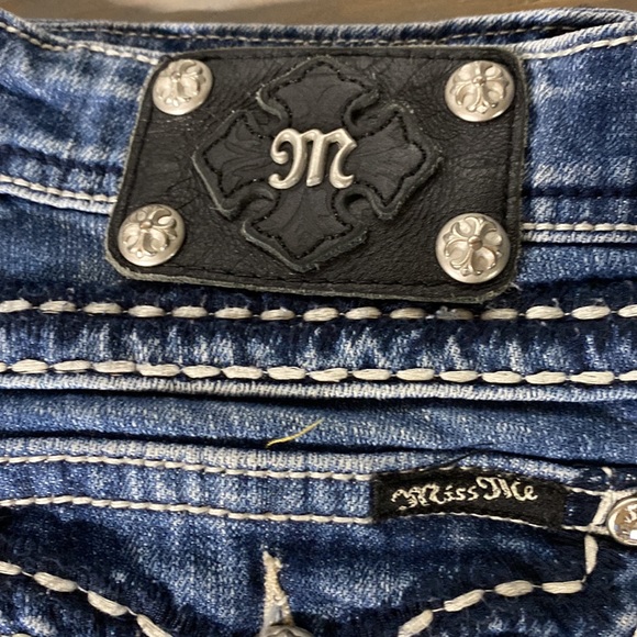 Miss me size 27 skinny jeans. - Picture 2 of 13